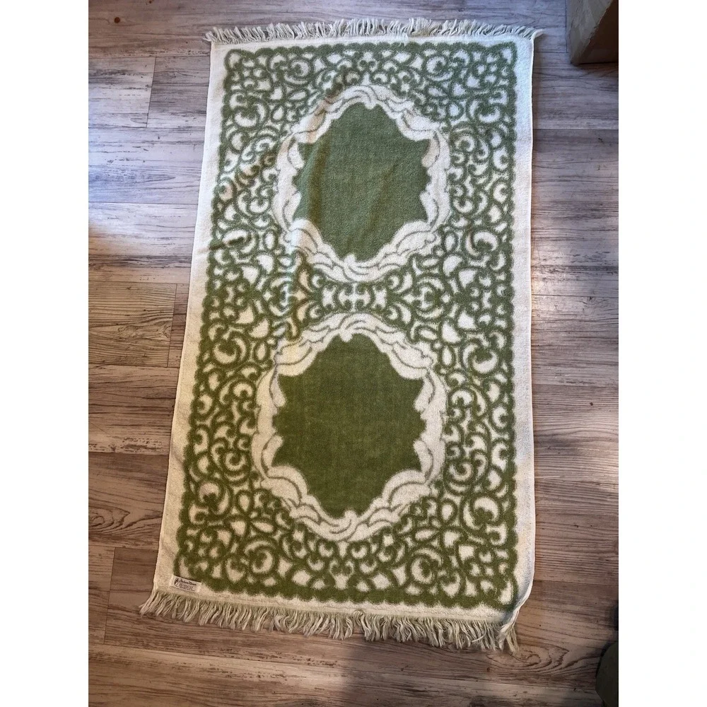 Vintage JC Penney Fashion Manor Green Rose Fringed Bath Towels Set of 2- 24x40